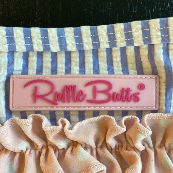 Ruffle Butts swim bottom.   Girls size 5 - Picture 7 of 7